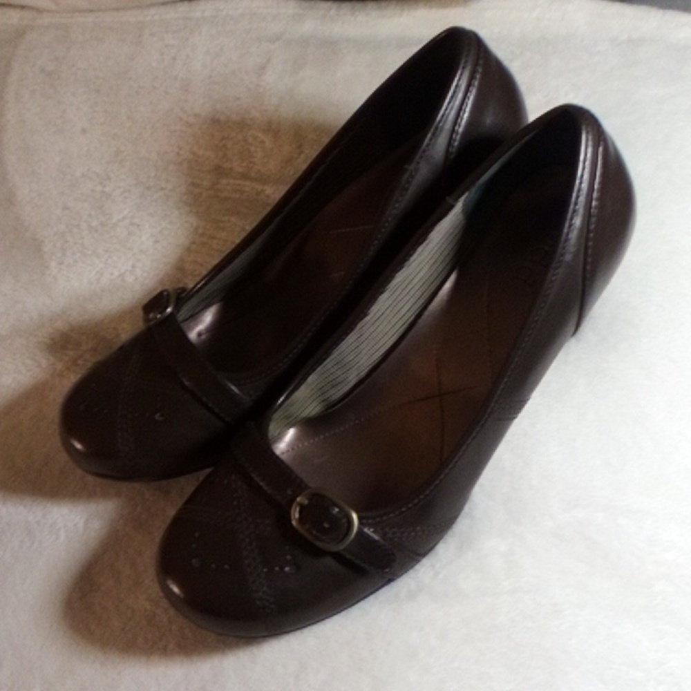 MUDD WOMENS BROWN BUCKLED DRESS IN BOX LIKE NEW PSHOES SIZE 8 - Picture 3 of 12